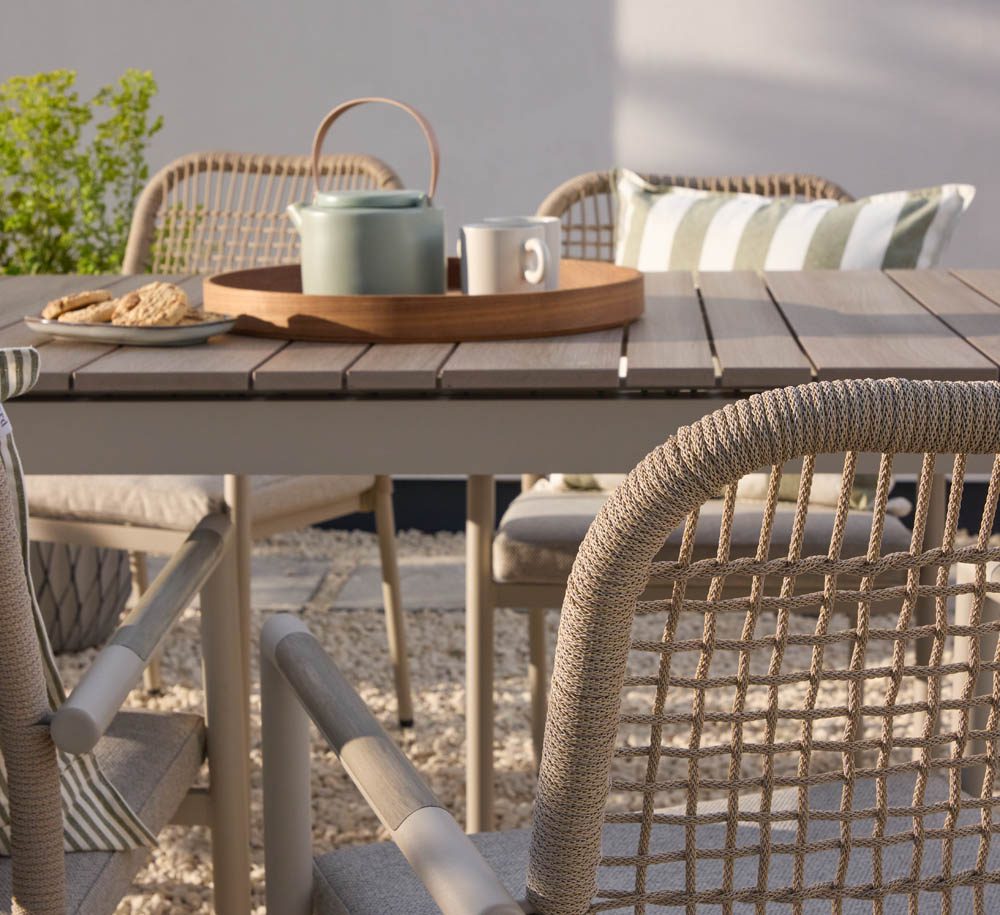 Vista 4-6 Seat Extendable Garden Dining Set 5056771098994